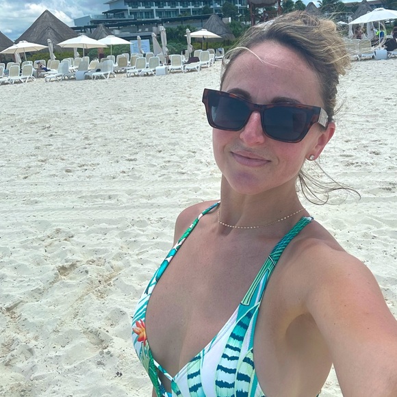 Meet your Posher, Jaime - Picture 1 of 5